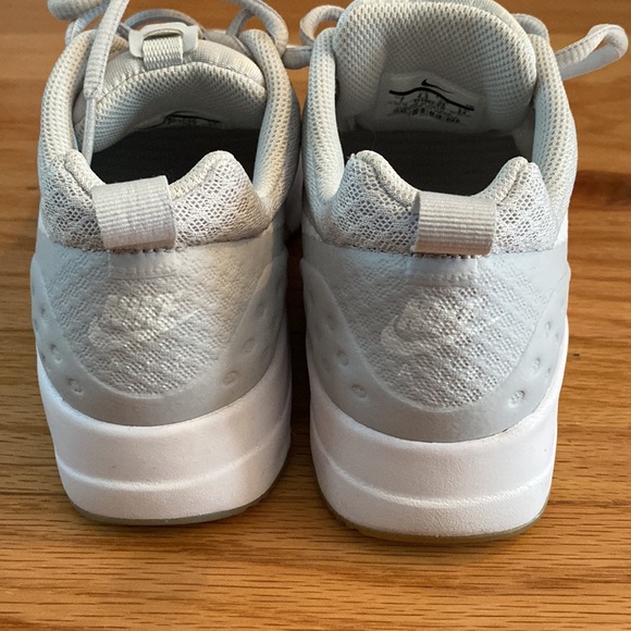 Grey Nike Air Max. Size 7. - Picture 3 of 4